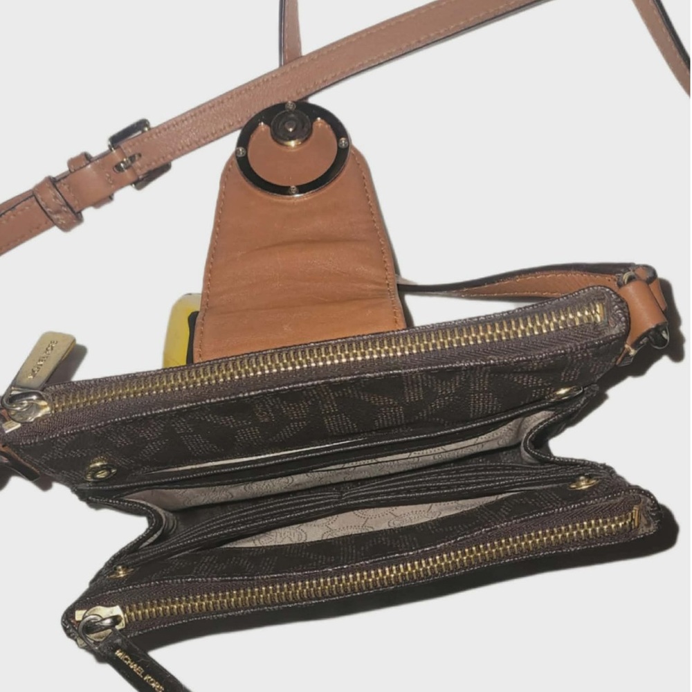 Michael Kors MK Signature Crossbody Bag Purse - Picture 6 of 13